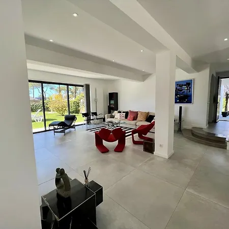 Excellence With Pool By Homing *