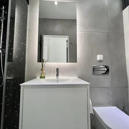 Excellence With Pool By Homing וילה *
