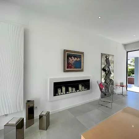 Excellence With Pool By Homing וילה *