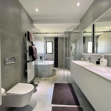 Excellence With Pool By Homing וילה