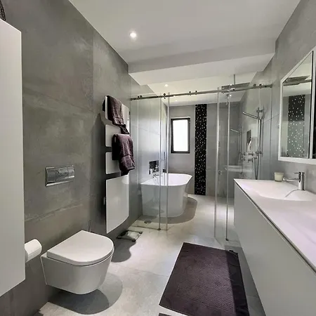 Excellence With Pool By Homing Villa *