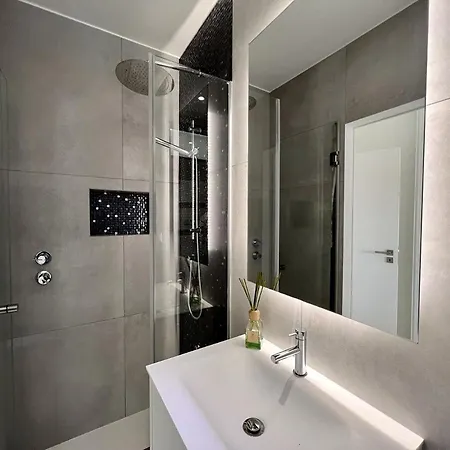 Excellence With Pool By Homing Villa *